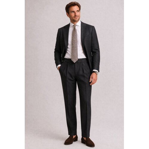 Hose Finn in Anthrazit aus Schurwolle in S120